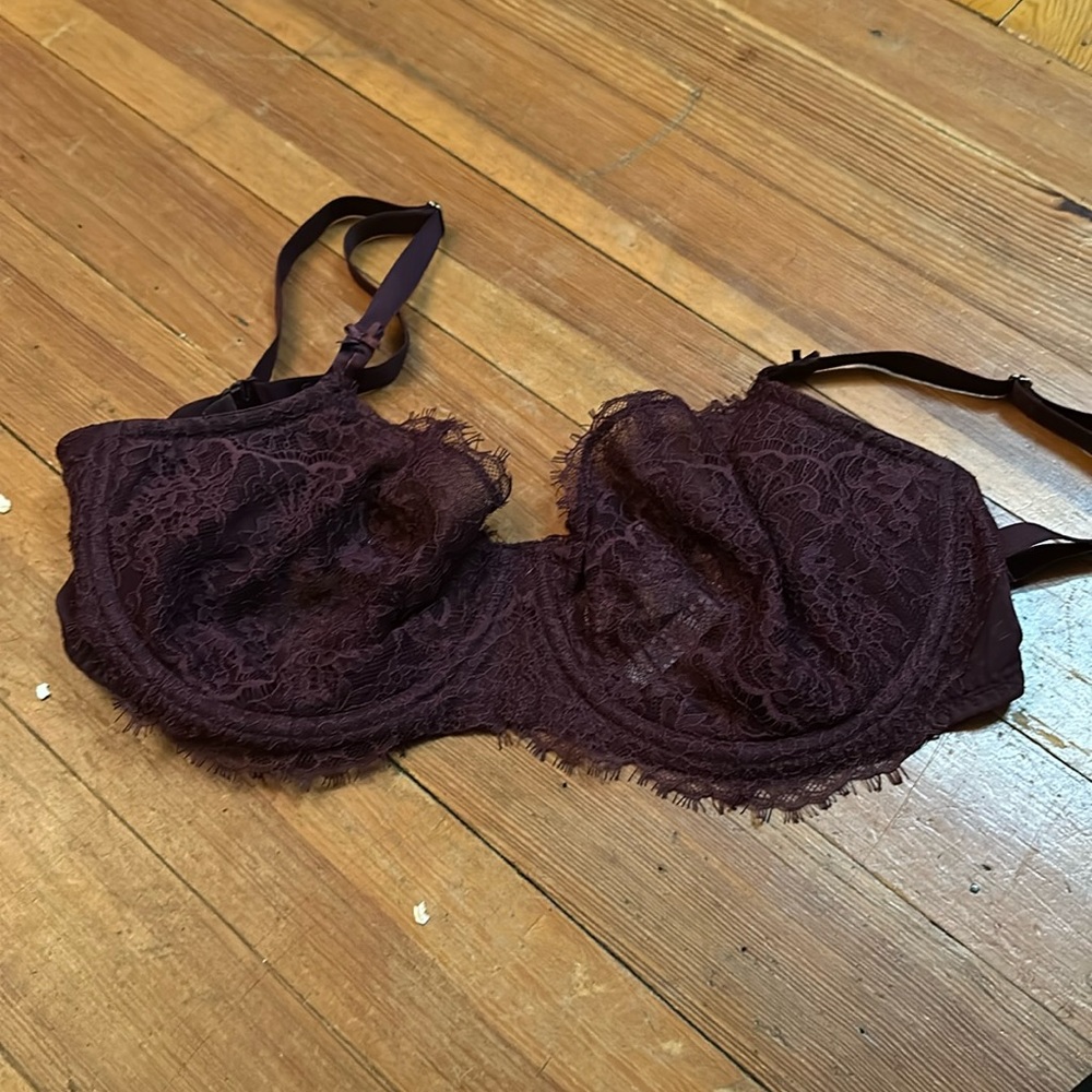 EUC Victorias Secret DREAM ANGELS
Wicked Unlined Bow Balconette Bra